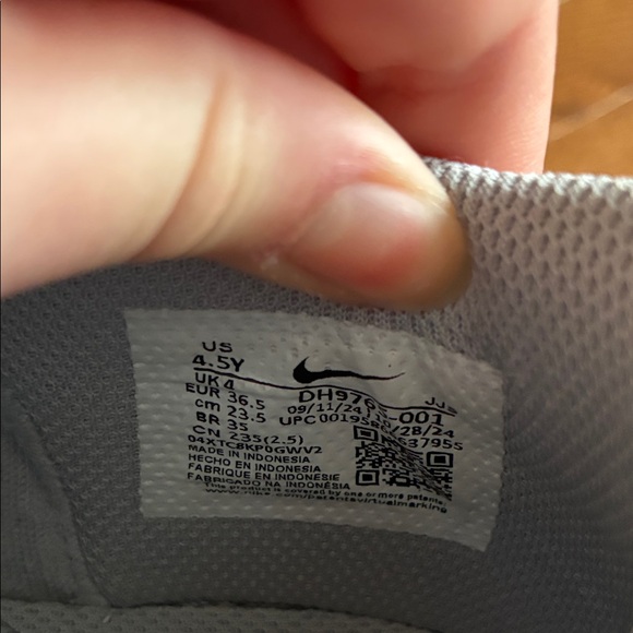 Nike Grey and White Dunks - Picture 2 of 5